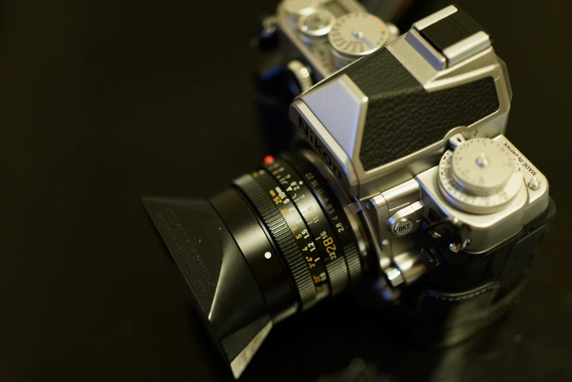 镜头安装在Nikon机身上转接使用